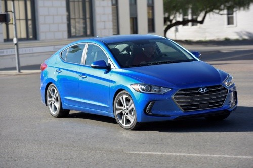 Hyundai Elantra 2018 &quot;chot gia&quot; chi tu 428 trieu dong-Hinh-2